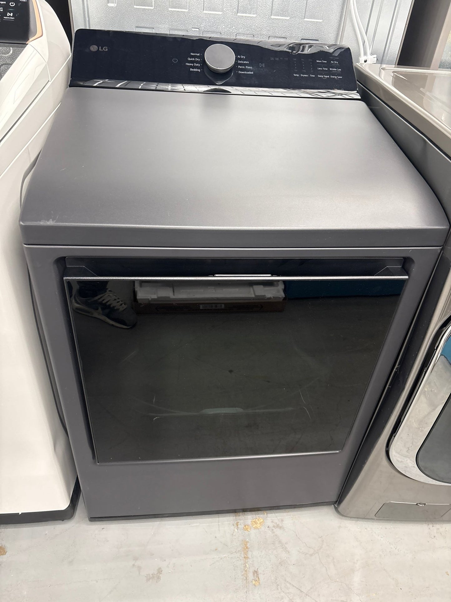 LG DLE8400BE 7.3 cu. ft. Ultra Large Capacity Rear Control Electric Dryer with LG EasyLoad™ Door and AI Sensing