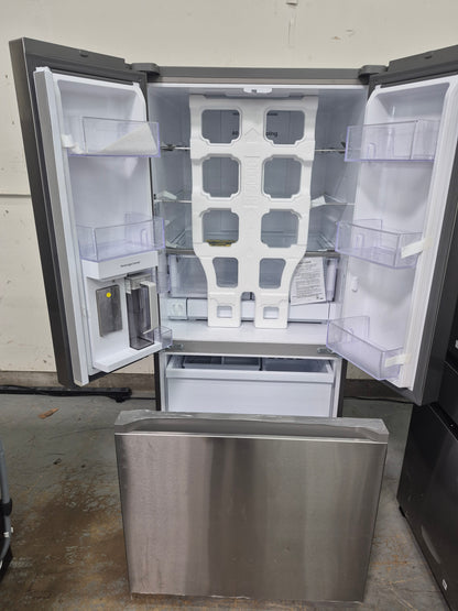 Samsung RF25C5551SR 25 cu. ft. 33" 3-Door French Door Refrigerator with Beverage Center™