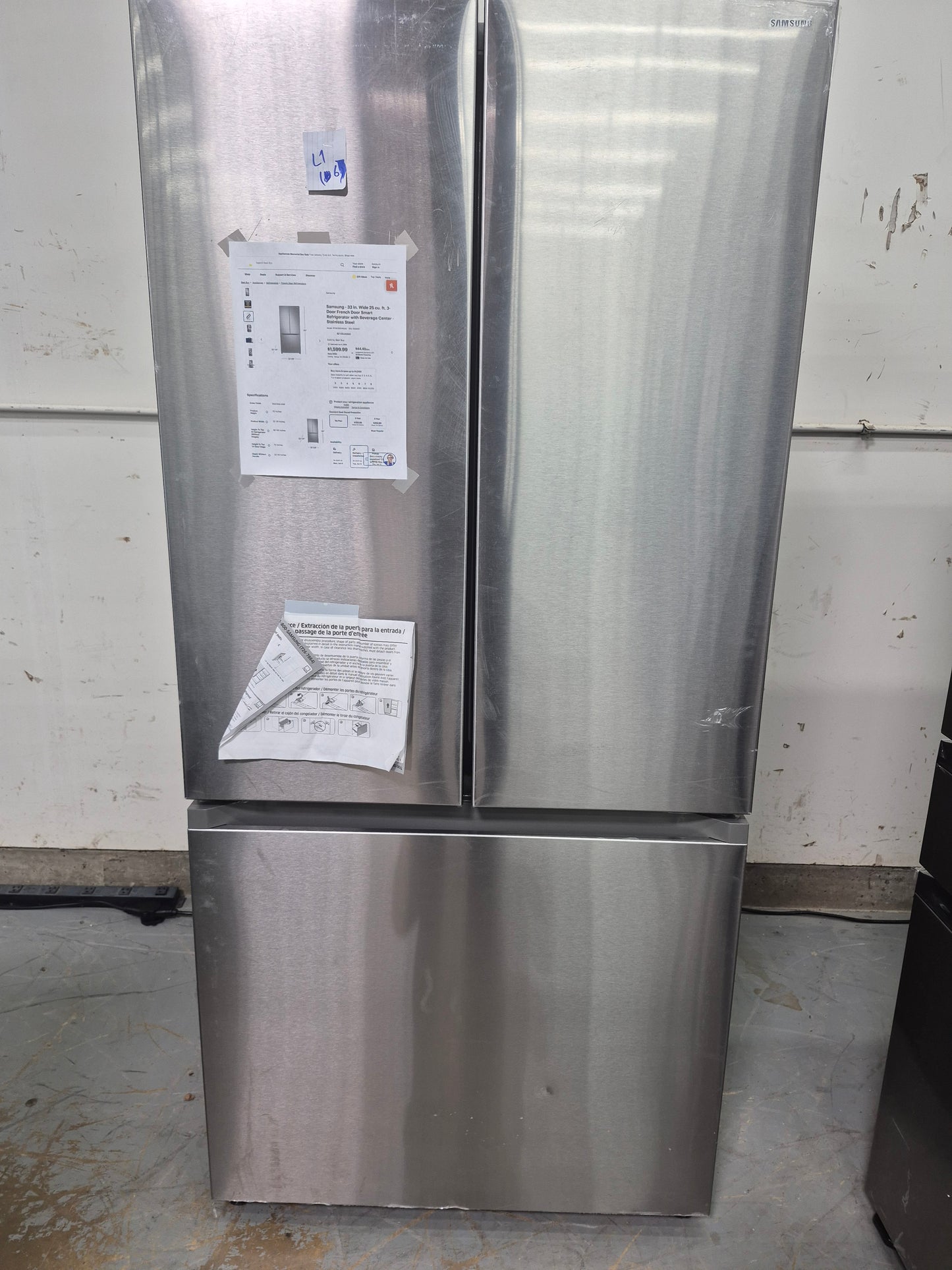 Samsung RF25C5551SR 25 cu. ft. 33" 3-Door French Door Refrigerator with Beverage Center™