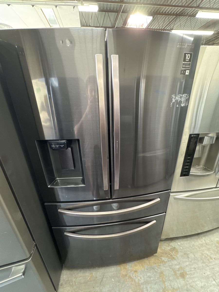 Samsung RF28R7351SG/AA 36″ French Door Refrigerator, Black Stainless